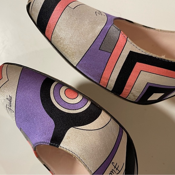 Emilio Pucci Psychedelic Pattern Pumps - Picture 9 of 14